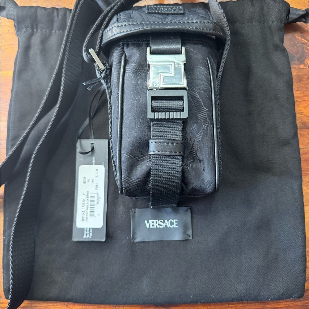 Versace Barocco Crossbody Phone Holder NWT - Picture 6 of 9
